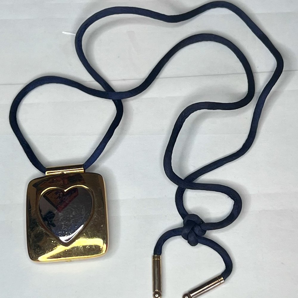 RARE 70's Estee Lauder "Youth Dew" Solid Perfume .03 Oz. Pendant Necklace